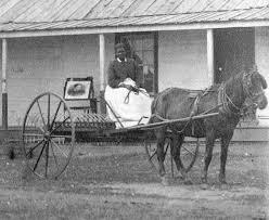 Mary Fields en una carreta. Fuente: Wikipedia. Mary Fields en una carreta. Fuente: Wikipedia.